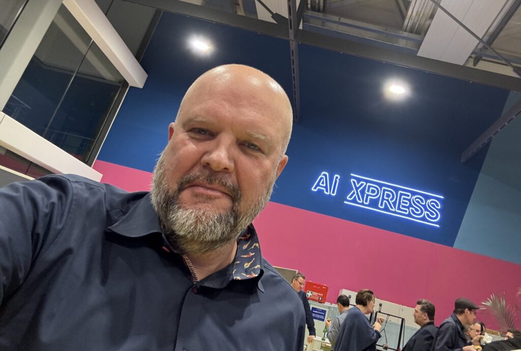 Die 10 wichtigsten KI-Tools für den B2B-Vertrieb 2025 Ai Express KI Roundtable Hubert 1024x691